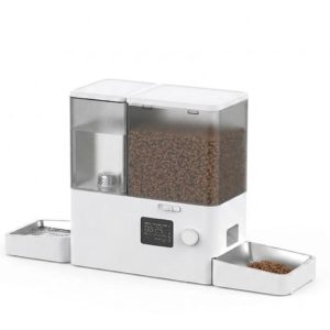 All-in-one water and food feeder with detachable tank
